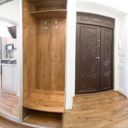 чудові у центрі міста для чотирьох *